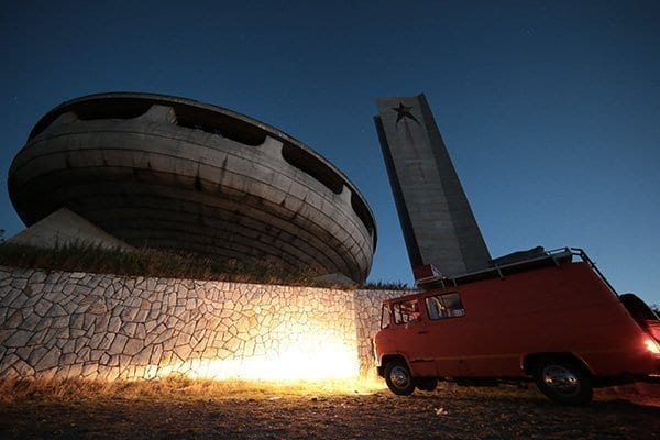 busludscha-bulgarien-abandoned-place-orangevantrip_duedo_mercedes