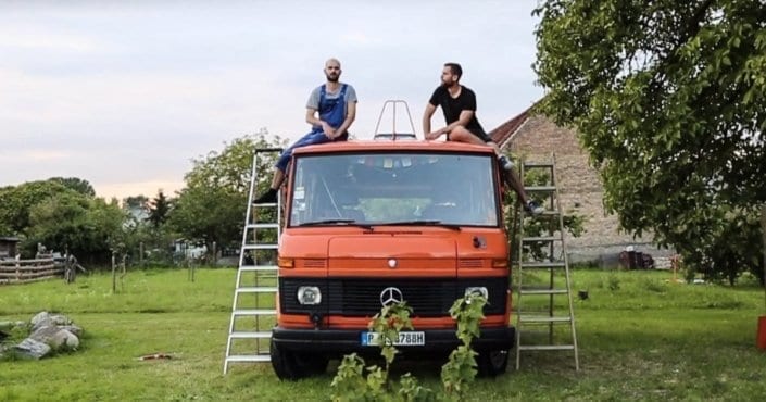 dachluke-wohnmobil-dachhaube-fiamma-fritz-berger-wohnwagen-dachfenster-vanlife-passport-diary-cover-2 dachluke-wohnmobil-dachhaube-fiamma-fritz-berger-wohnwagen-dachfenster-vanlife-passport-diary-cover-2