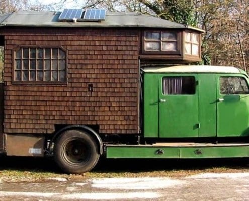 verrueckt-campingbusse-wohnmobile-komische-camper-ungewoehnliche-selbstausbauten-diy-camperausbau-wohnwagen-ausbau-vanlife-conversion-cover