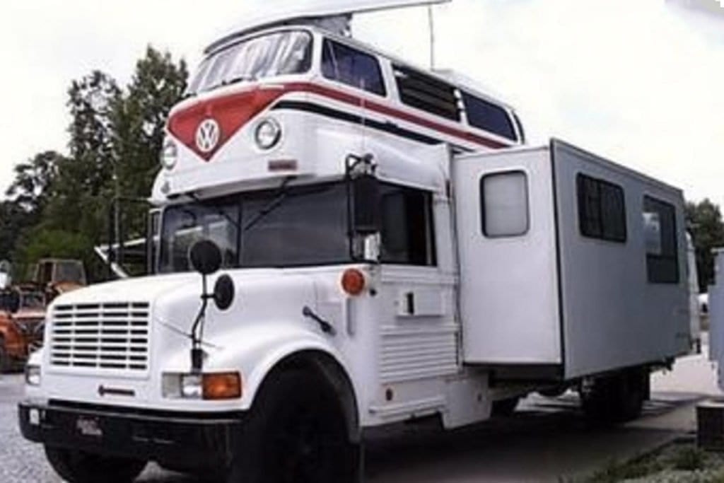 verrueckte-campingbusse-wohnmobile-komische-camper-ungewoehnliche-selbstausbauten-diy-camperausbau-wohnwagen-ausbau-vanlife-conversion-11 verrueckte-campingbusse-wohnmobile-komische-camper-ungewoehnliche-selbstausbauten-diy-camperausbau-wohnwagen-ausbau-vanlife-conversion-11