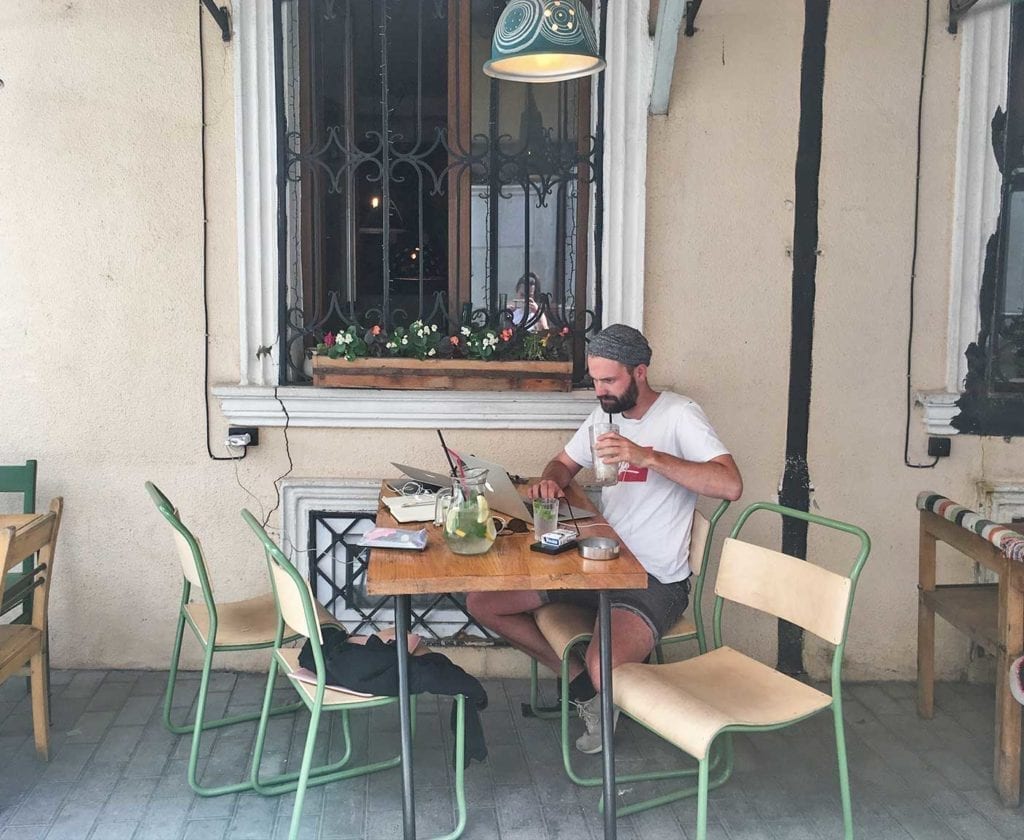 internet-im-wohnmobil-internetanschluss-moving-hotspots-fuer-reisemobile-wlan-antenne-huawei-e5372-lte-4g-wifi-hotspot-3