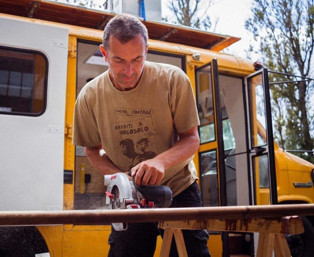 schulbus-us-wohnmobil-amerikanischer-bus-expedition-happiness-selbstausbau-camper-skoolies-travelbybus-2 schulbus-us-wohnmobil-amerikanischer-bus-expedition-happiness-selbstausbau-camper-skoolies-travelbybus-2