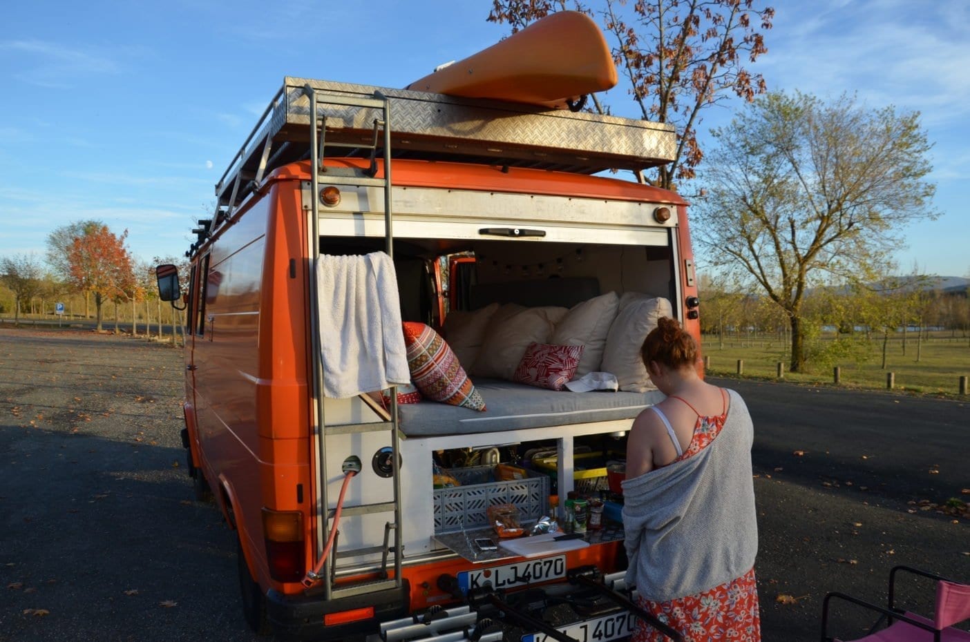 Mercedes-407d-camper-düdo-leergewicht-wohnmobil-heckklappe-rollo-kochen-im freien-wildcanpen Mercedes-407d-camper-düdo-leergewicht-wohnmobil-heckklappe-rollo-kochen-im freien-wildcanpen