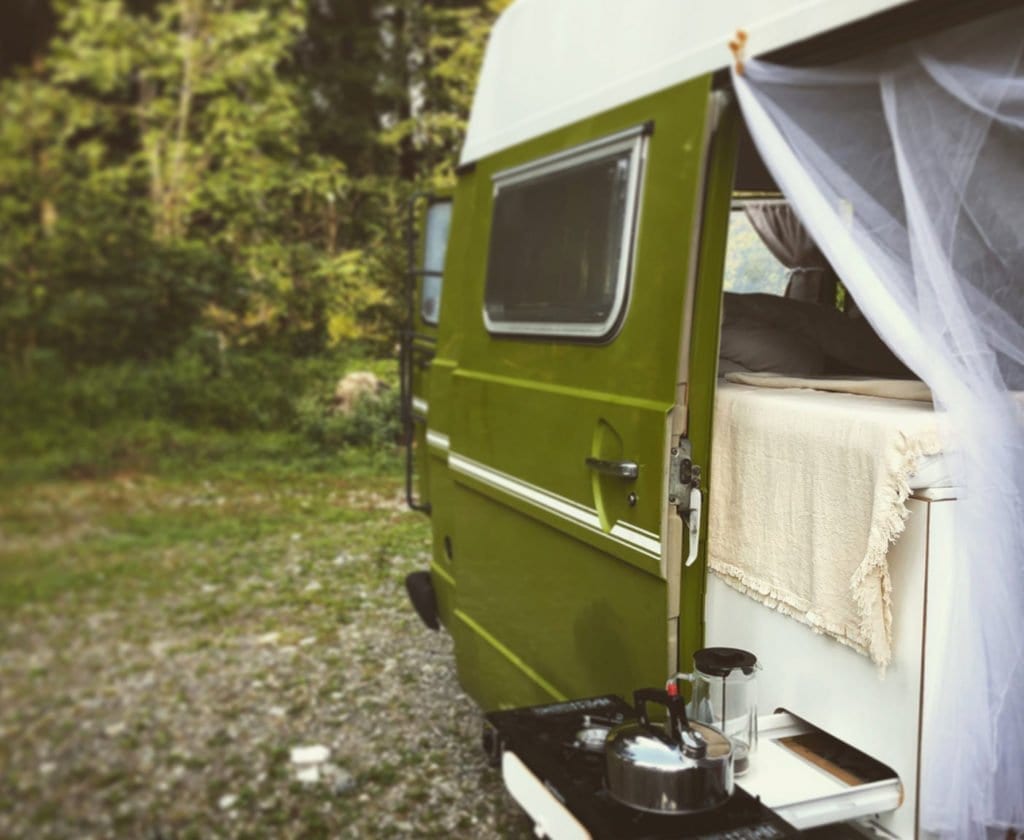 LT-28-Florida-wohnmobil-vw-pritsche-hochdach-grün-mückennetz