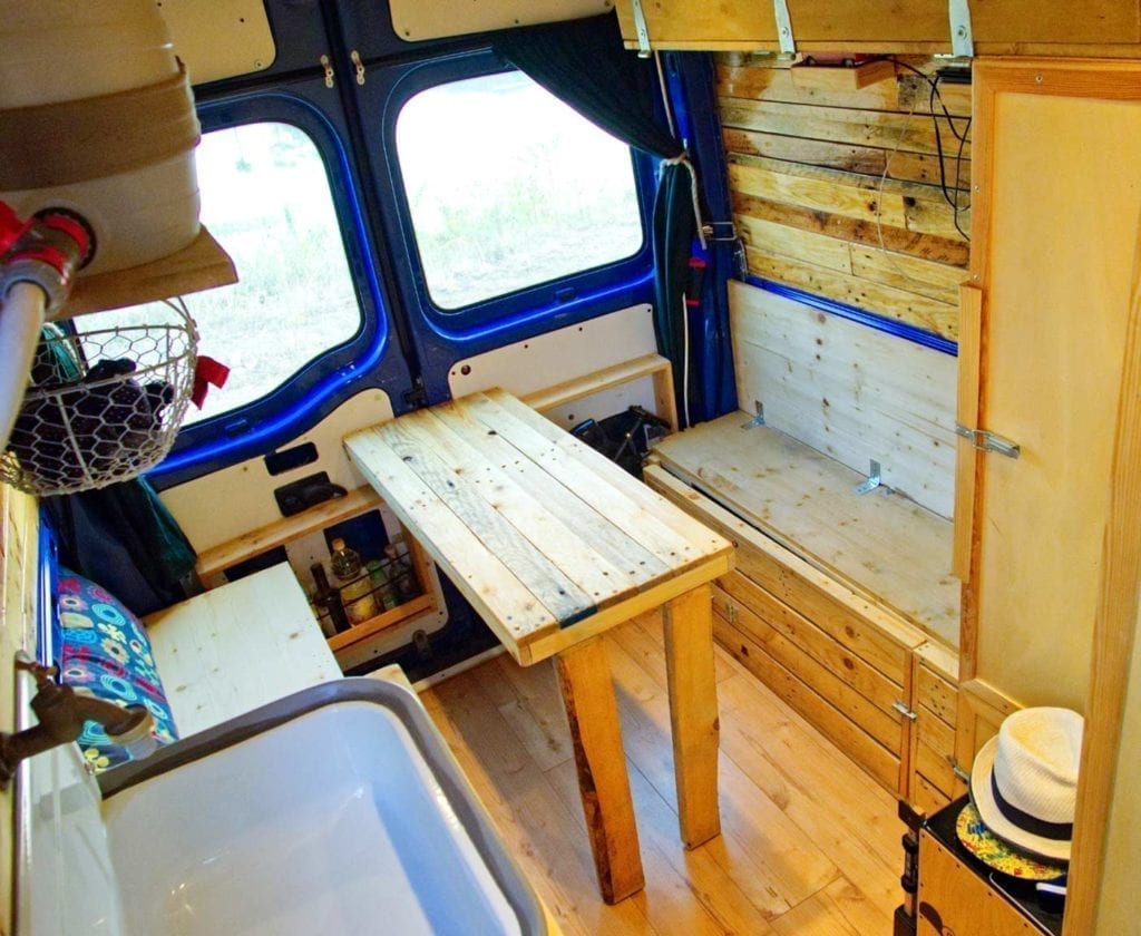 Opel-movano-kastenwagen-bus-Wohnzimmer-selbstausbau-camper-wohnmobil-sitzecke Opel-movano-kastenwagen-bus-Wohnzimmer-selbstausbau-camper-wohnmobil-sitzecke