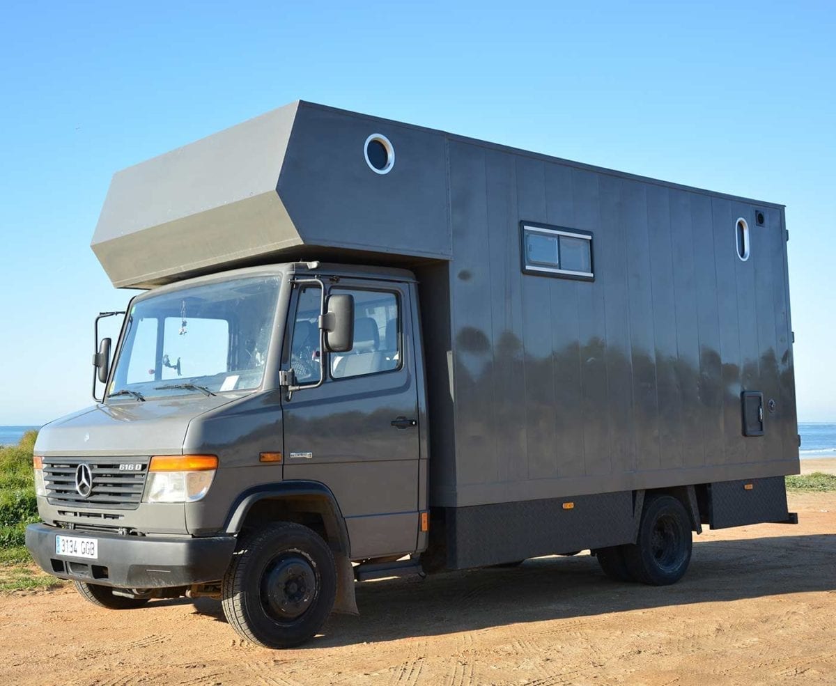 Mercedes Vario 616D - a big home on wheels