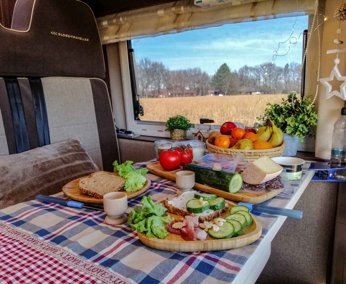 Globe-Traveller--Voyager-X-händler-peugeot-Globe_Fruehstueck