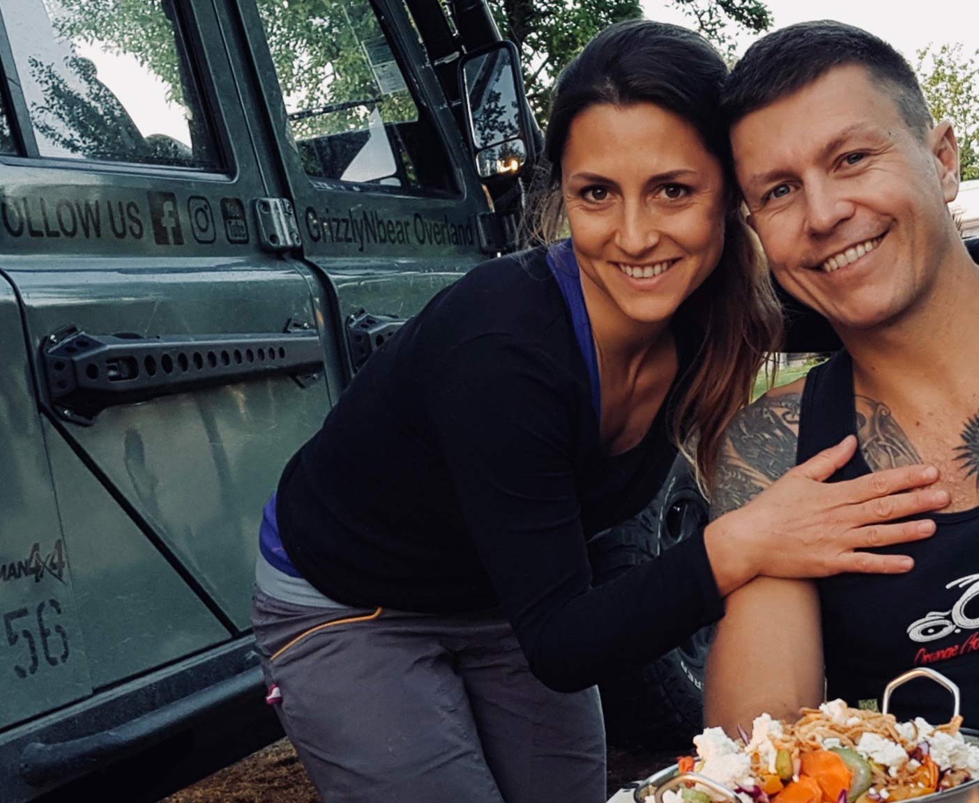 defender-130-staion-wagon-wohnkabine-wohnmobil-pärchen