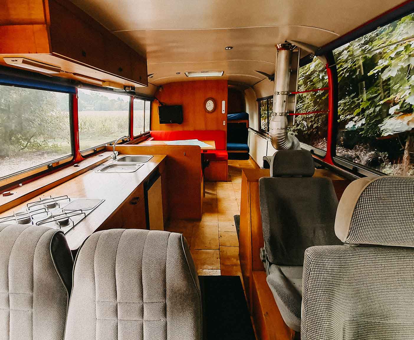 Mercedes-Benz-O302-kaufen-wiki-innenausbau