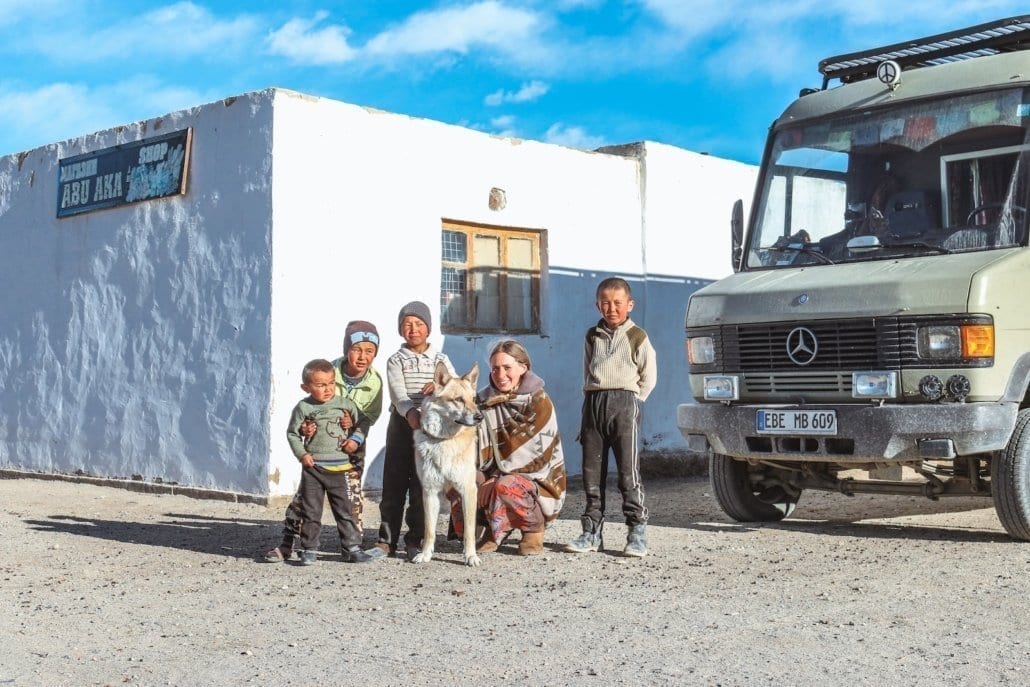 sabrina-zeltenhammer-passport-diary-blog-reisen-mercedes-609-vanlife-2 sabrina-zeltenhammer-passport-diary-blog-reisen-mercedes-609-vanlife-2