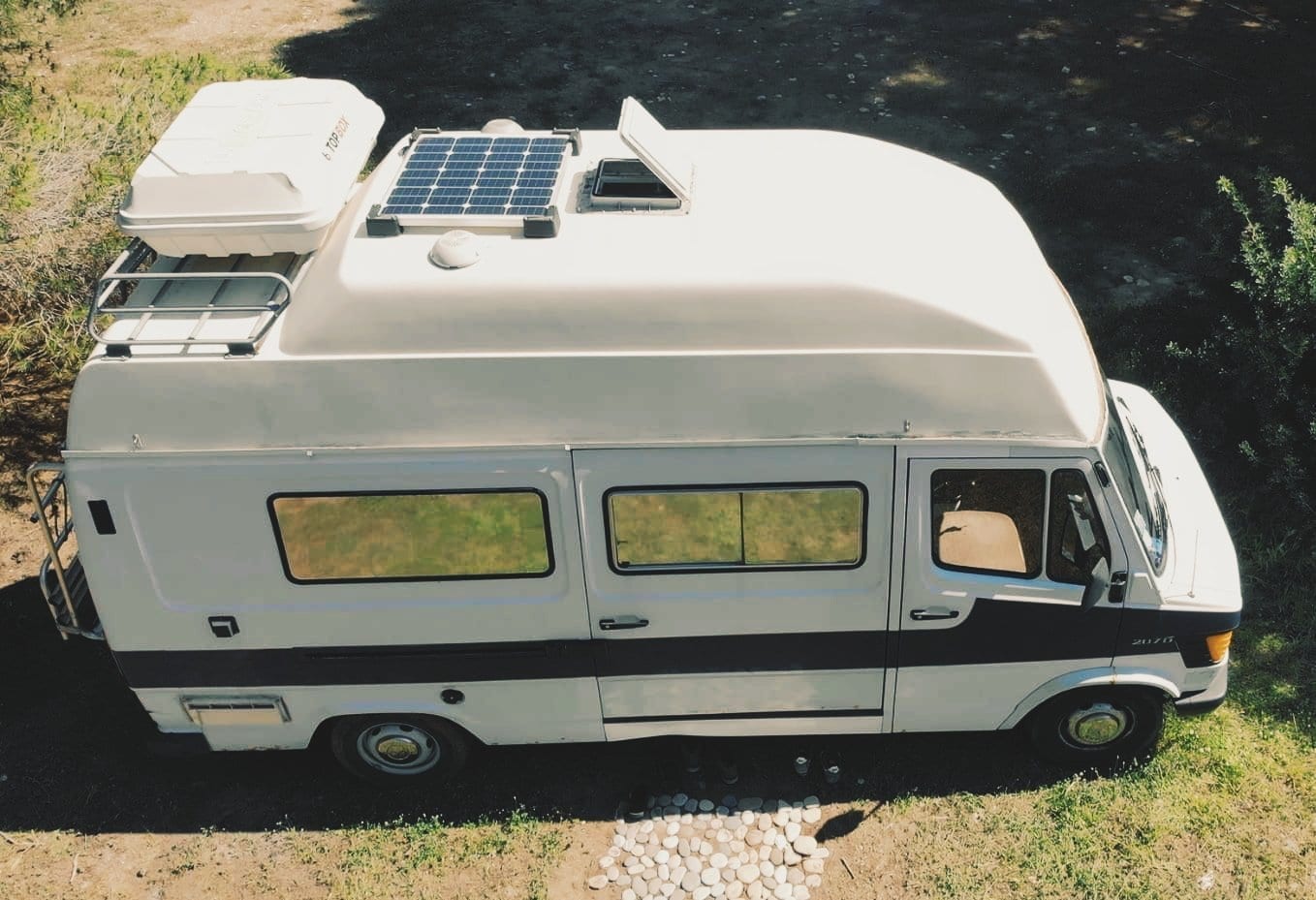 vanlife-roadtrip-europe-mercedes-207-d-james-cook-westfalia-camping-car-oldschool-vanlife-roadtrip-europe