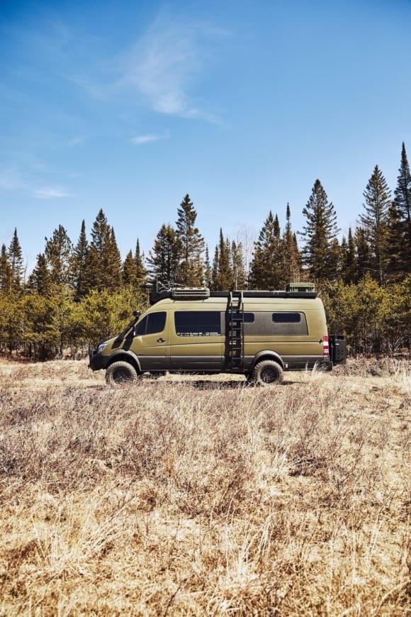 Mercedes-Benz-Sprinter-4x4-Overland-vanlife-campervan-van-converion-3