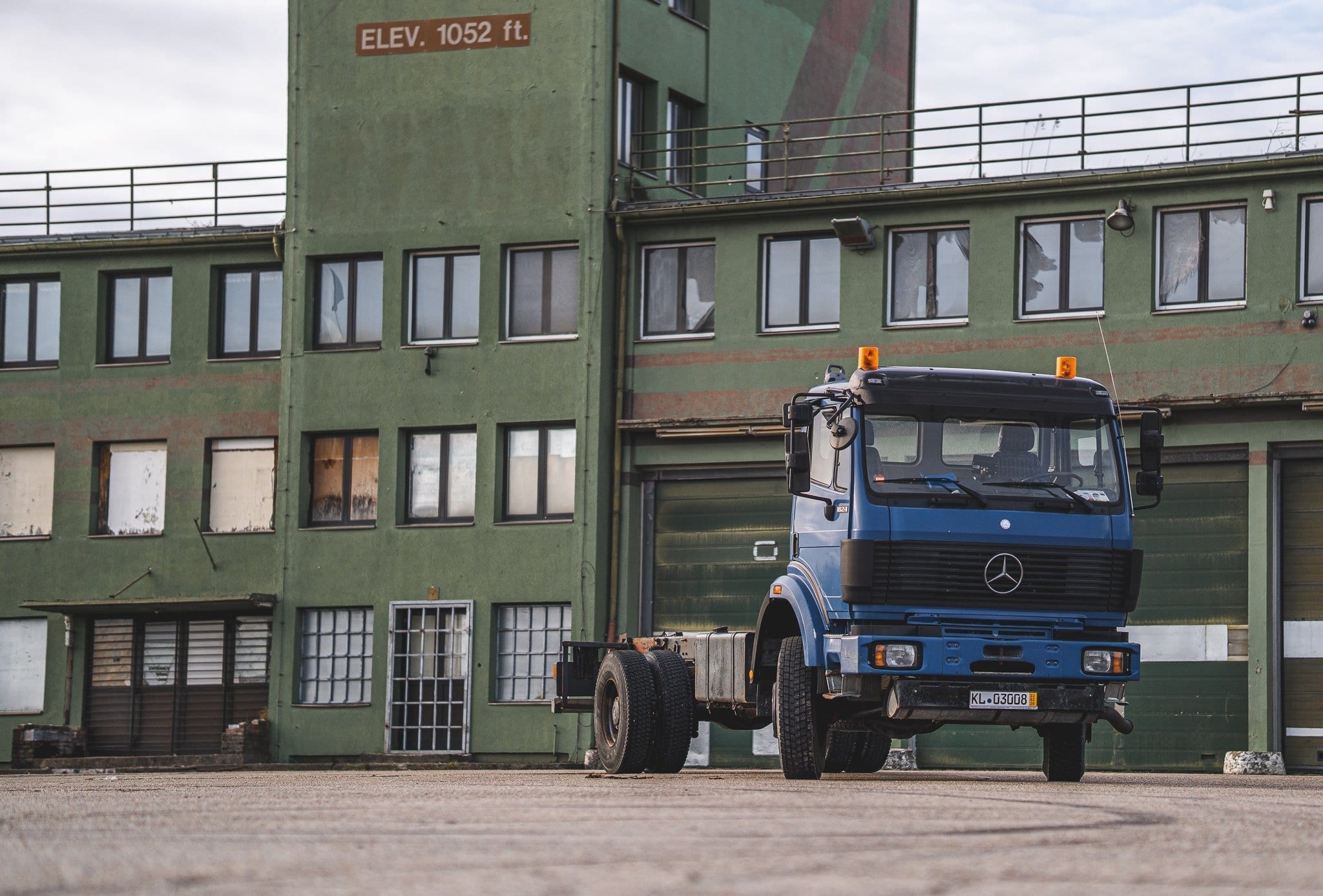 mercedes-benz-1824-ak-digitale-nomaden-expeditionsmobil-kaufen-camper-allrad