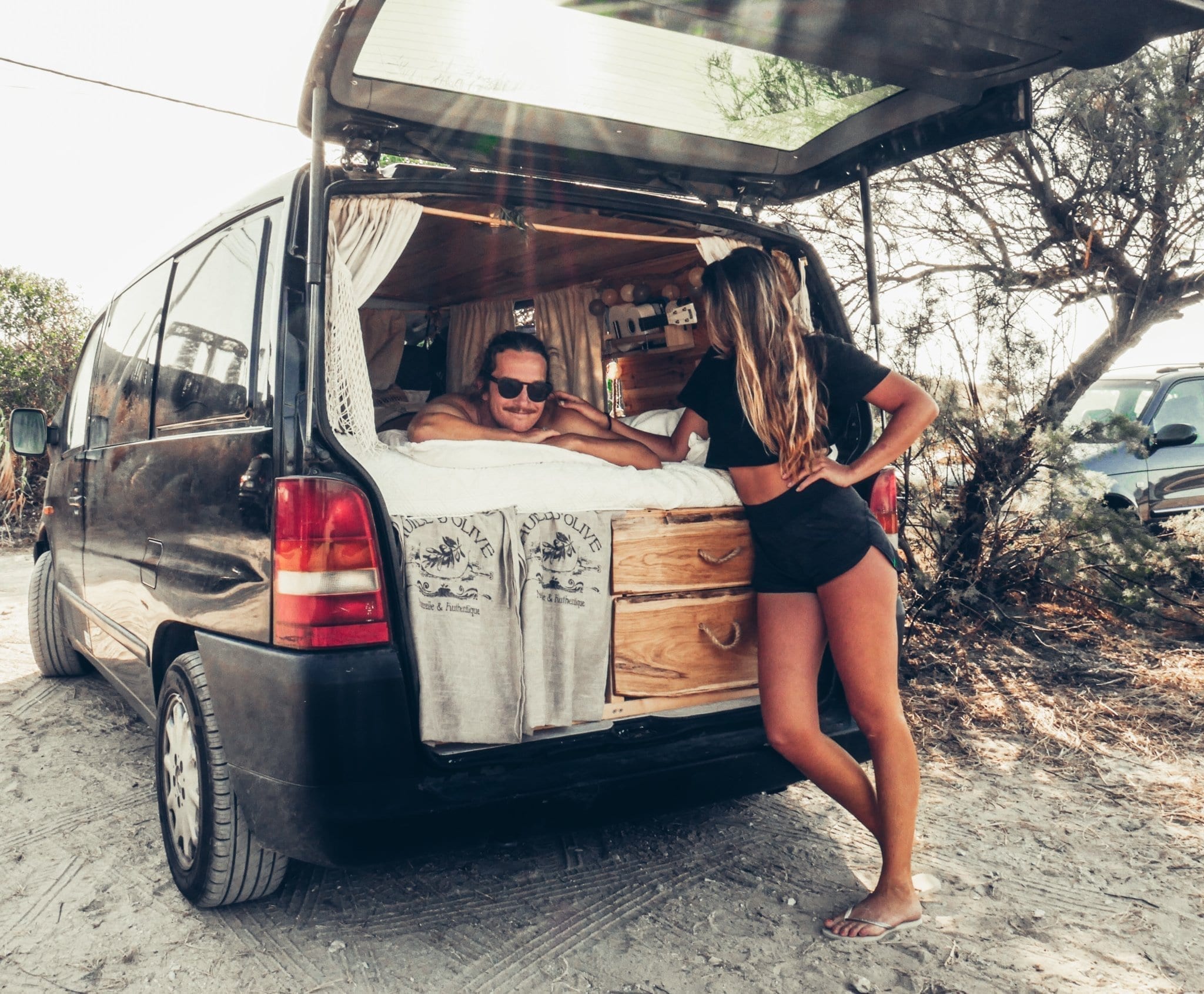 Mercedes Vito aménagé Joey, le petit van compact et cosy — free download