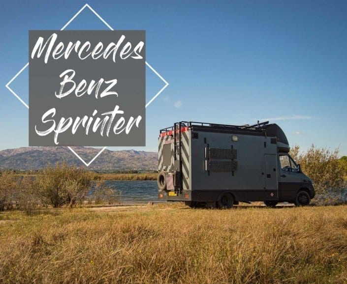 Mercedes-Benz-Sprinter-Vollzeit-im-ausgebauten-Ambulanzfahrzeug Mercedes-Benz-Sprinter-Vollzeit-im-ausgebauten-Ambulanzfahrzeug