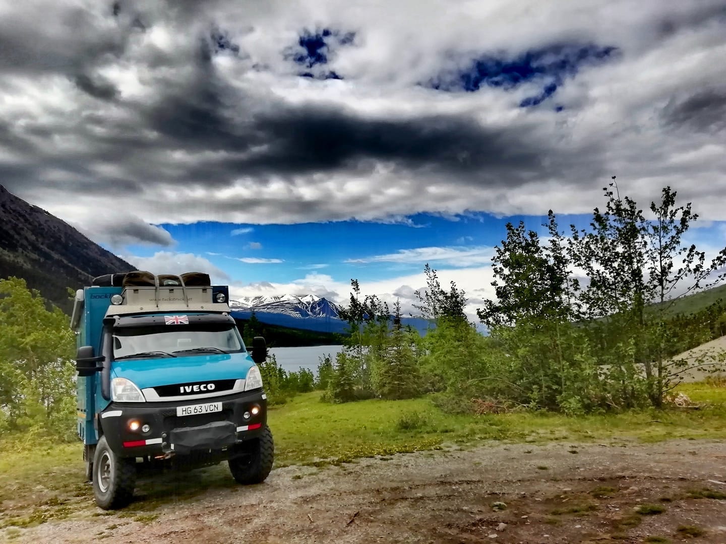 iveco-daily-4x4-expedition-fourgon-offroad-roadtrip-monde-van-amenage-camping-car-amerique-afrique-asie-desert