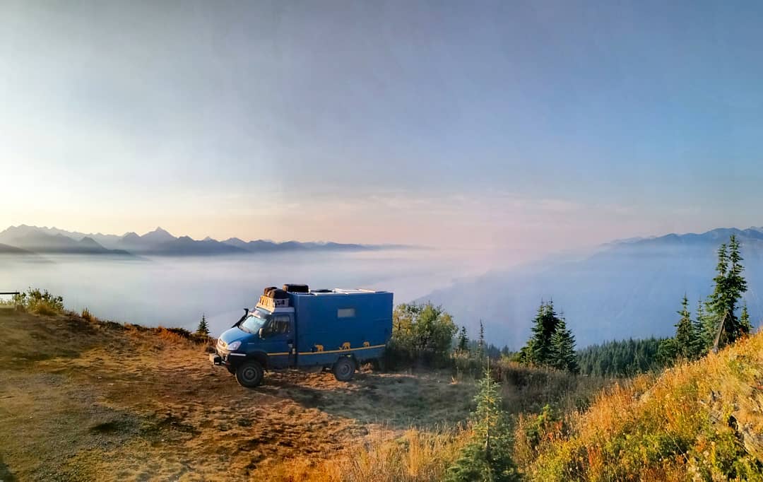 iveco-daily-4x4-expedition-fourgon-offroad-roadtrip-monde-van-amenage-camping-car-amerique-afrique-asie-desert