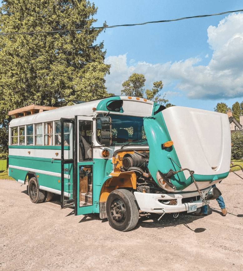 bus-scolaire-van-camion-fourgon-amenage-camping-car-international-canada-roadtrip-vanlife-pb-105