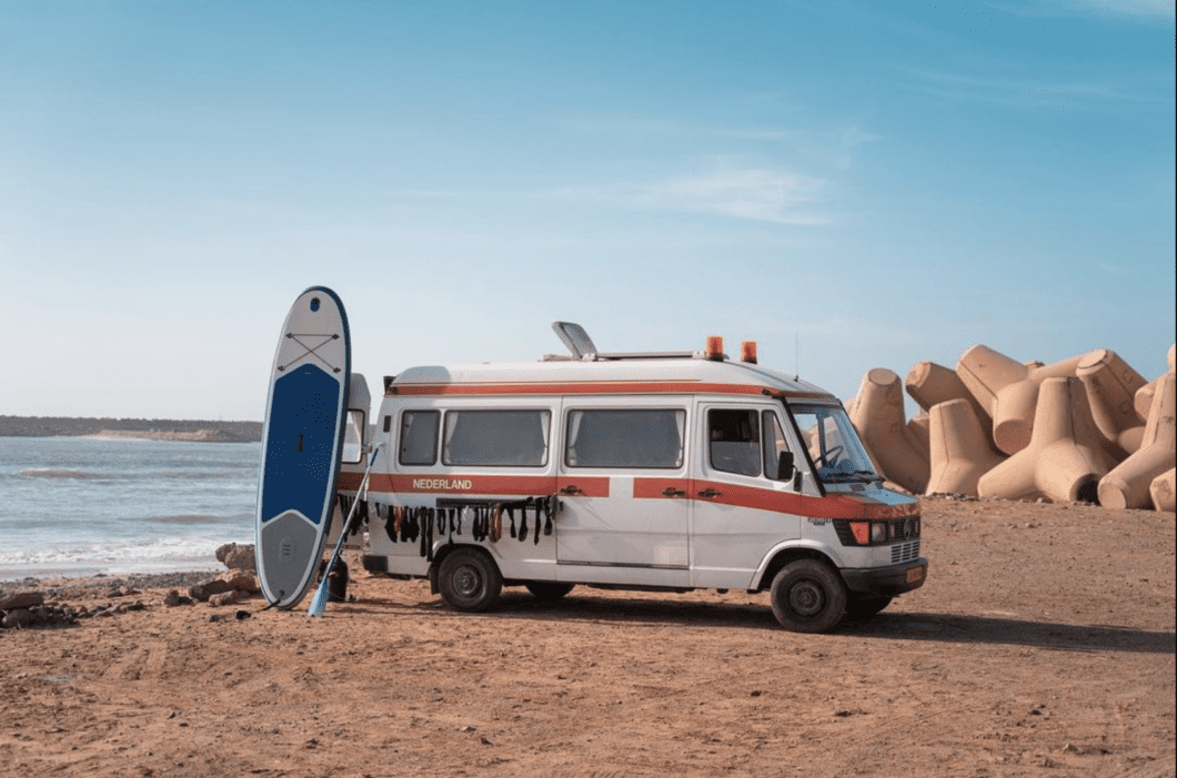 Capture d’écran 2021-04-11 à 11.27.21 Mercedes-208-d-oldschool-vintage-van-fourgon-amenage-roadtrip-vanlife