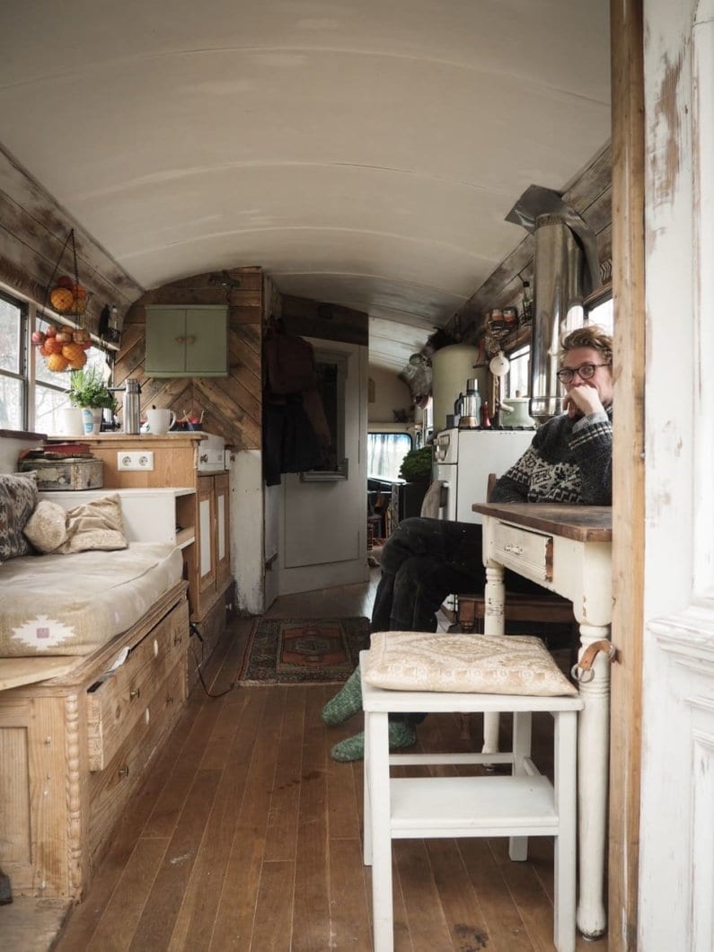 International-Harvester-IHC-S1800-1989-ausbau-vanconversion-skoolie-vanlife-interior-2