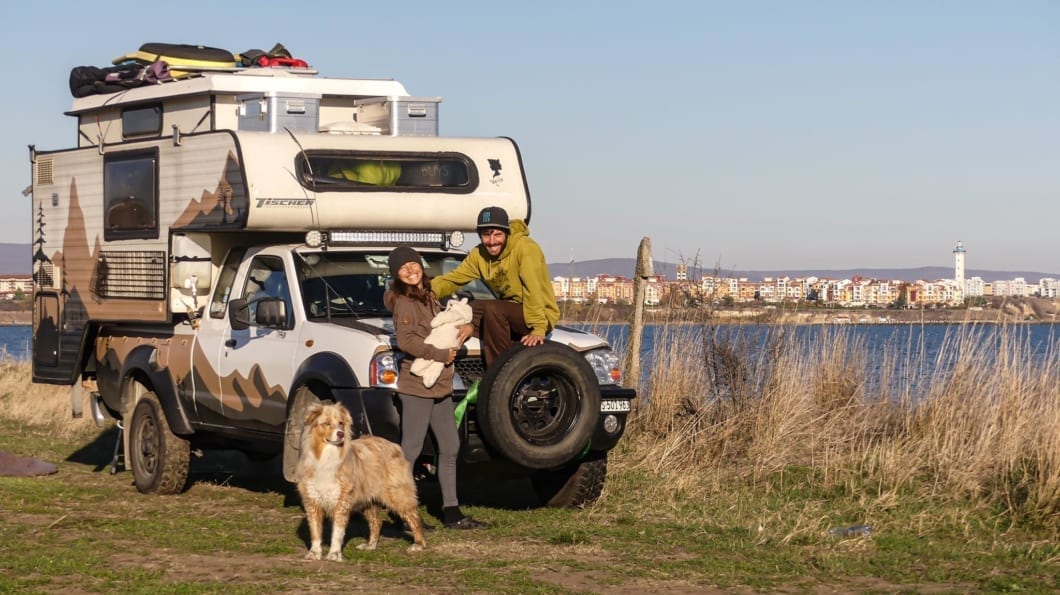 nissan-np-300-navarra-pick-up-cellule-4x4-offroad-tout-terrain-voyage-roadtrip-famille-vanlife-tour-du-monde