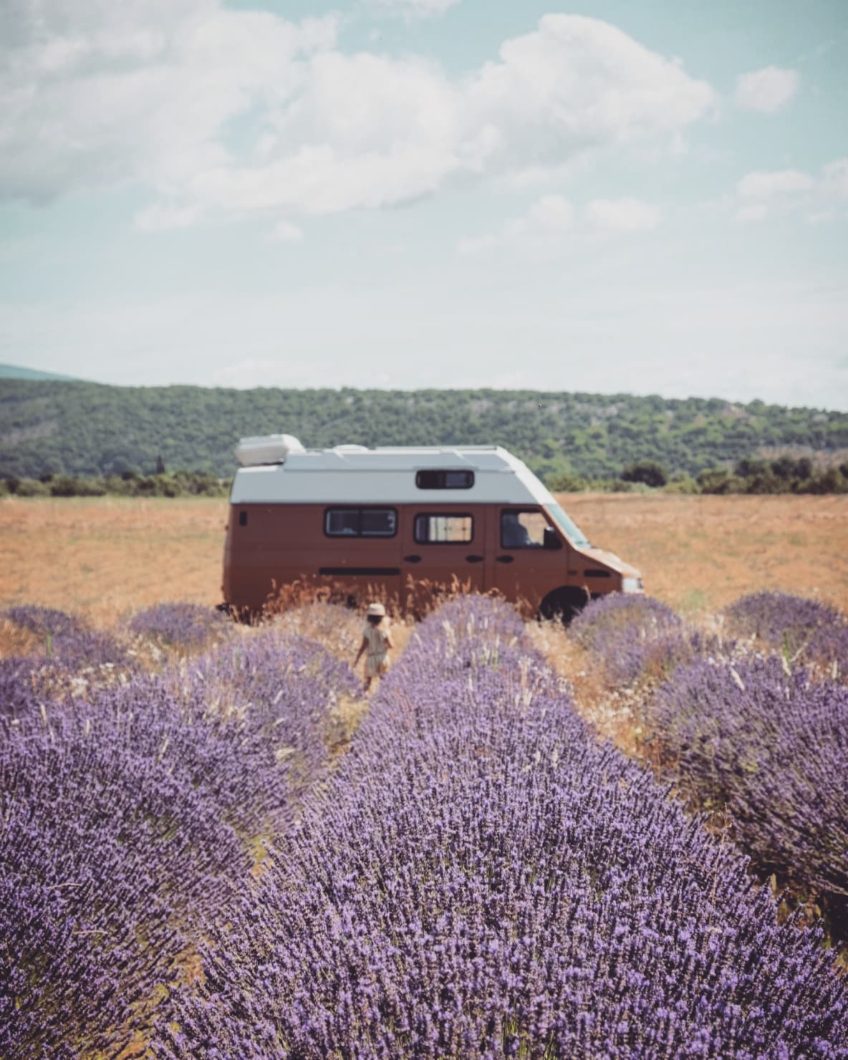 iveco-daily-amenage-fourgon-vanlife-famille